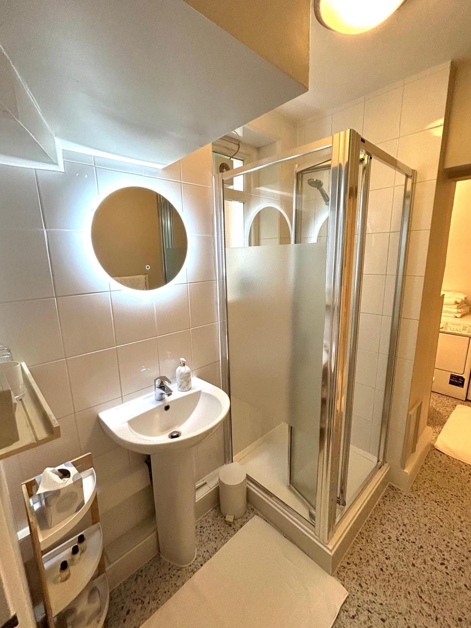 Spacious Comfortable Flat With Free Parking In East Finchley, Muswell Hill & Close To Alexandra Palace London Ngoại thất bức ảnh